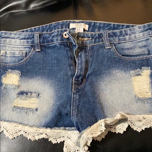 Forever 21 denim shorts - Picture 1 of 3
